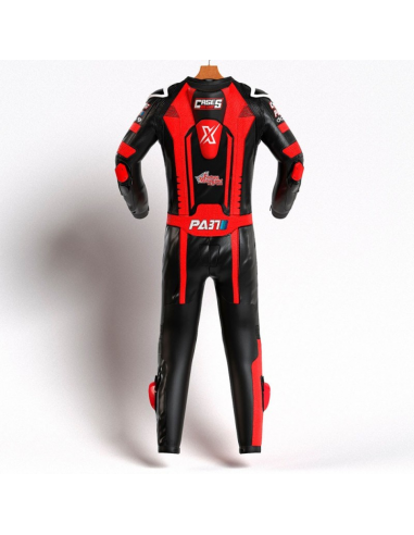 MONO MODELO CASES  ROJO Y NEGRO ADULTO espalda