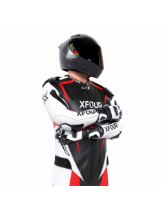 MONO MODELO ROJO FLUOR BLANCO Y NEGRO